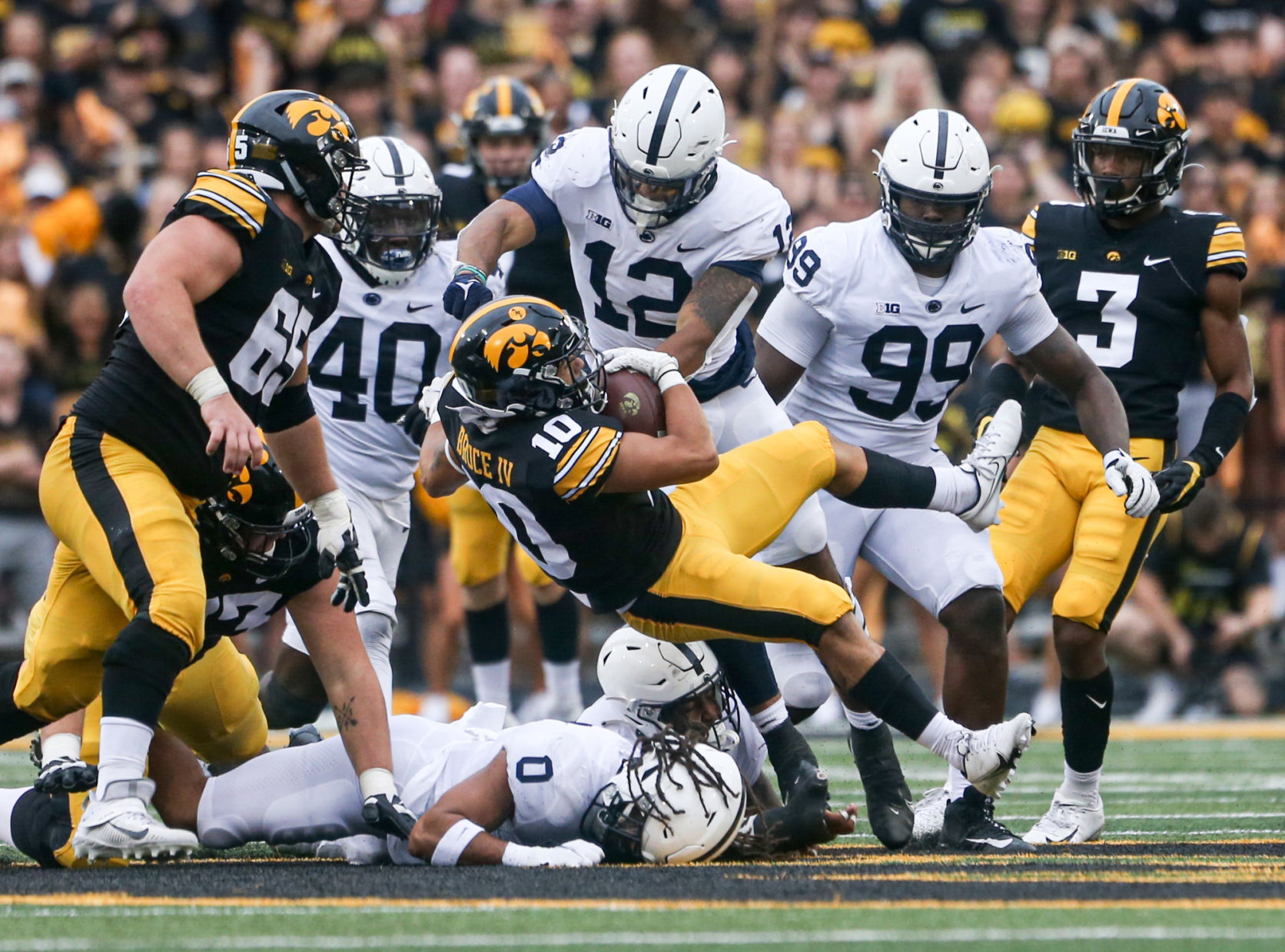 100921-qc-spt-iowa-fball-020